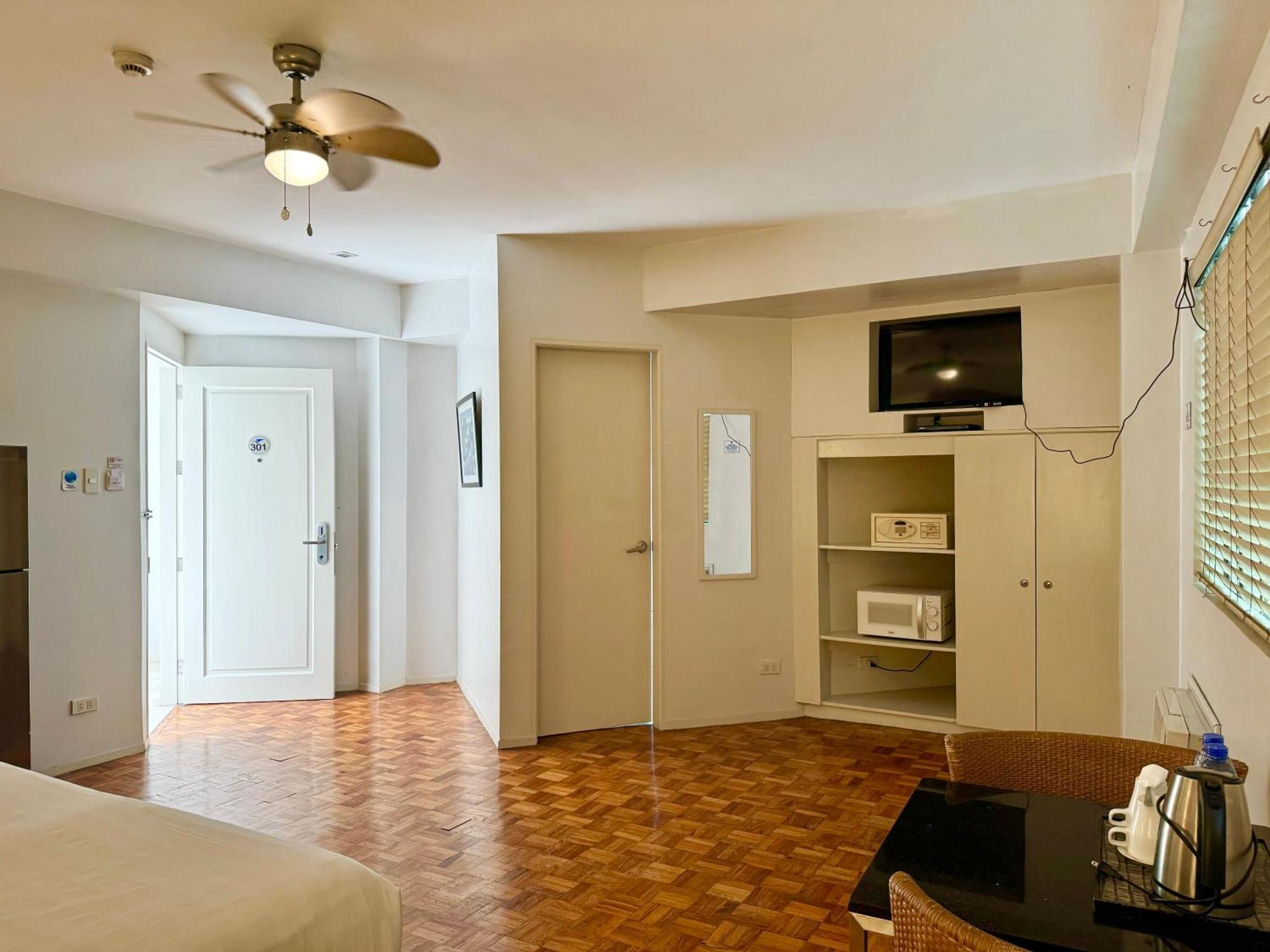 The Clipper House, Poblacion Makati Маніла Екстер'єр фото